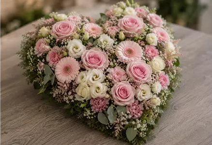26_Blumenladen_Bild_Kränze&Gestecke_.png