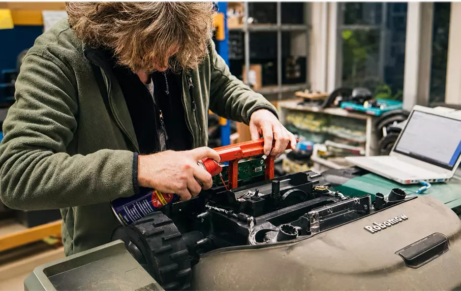 26_Bild_Robomowreparatur.jpg